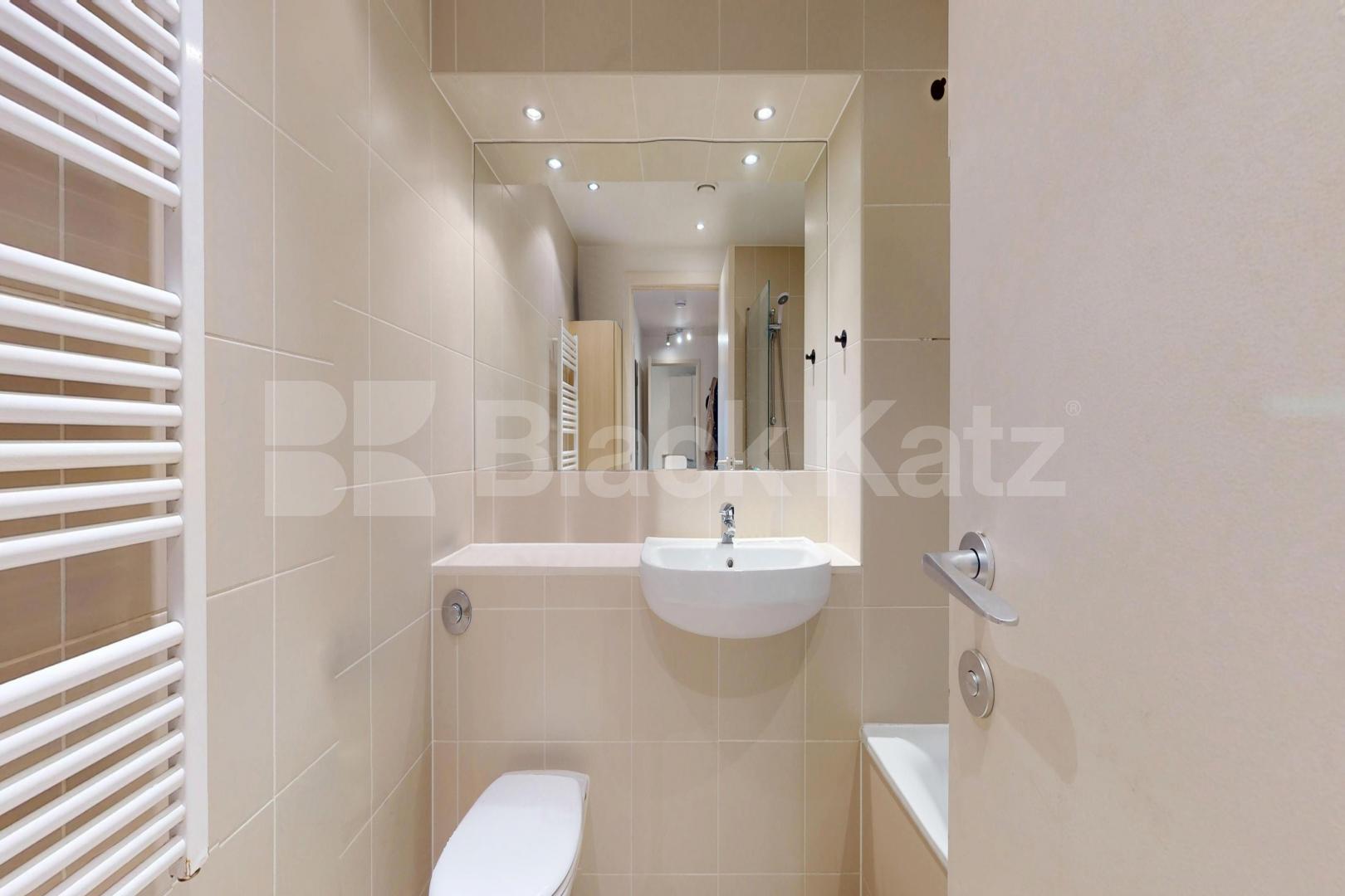 Flooded with natural light with 24 Hour Concierge & balcony South Central Steedman Street, Elephant and Castle